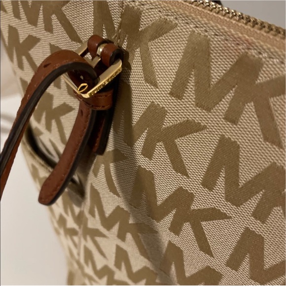 MICHAEL KORS Signature Logo Tote Handbag Mocha/Tan - Picture 2 of 8